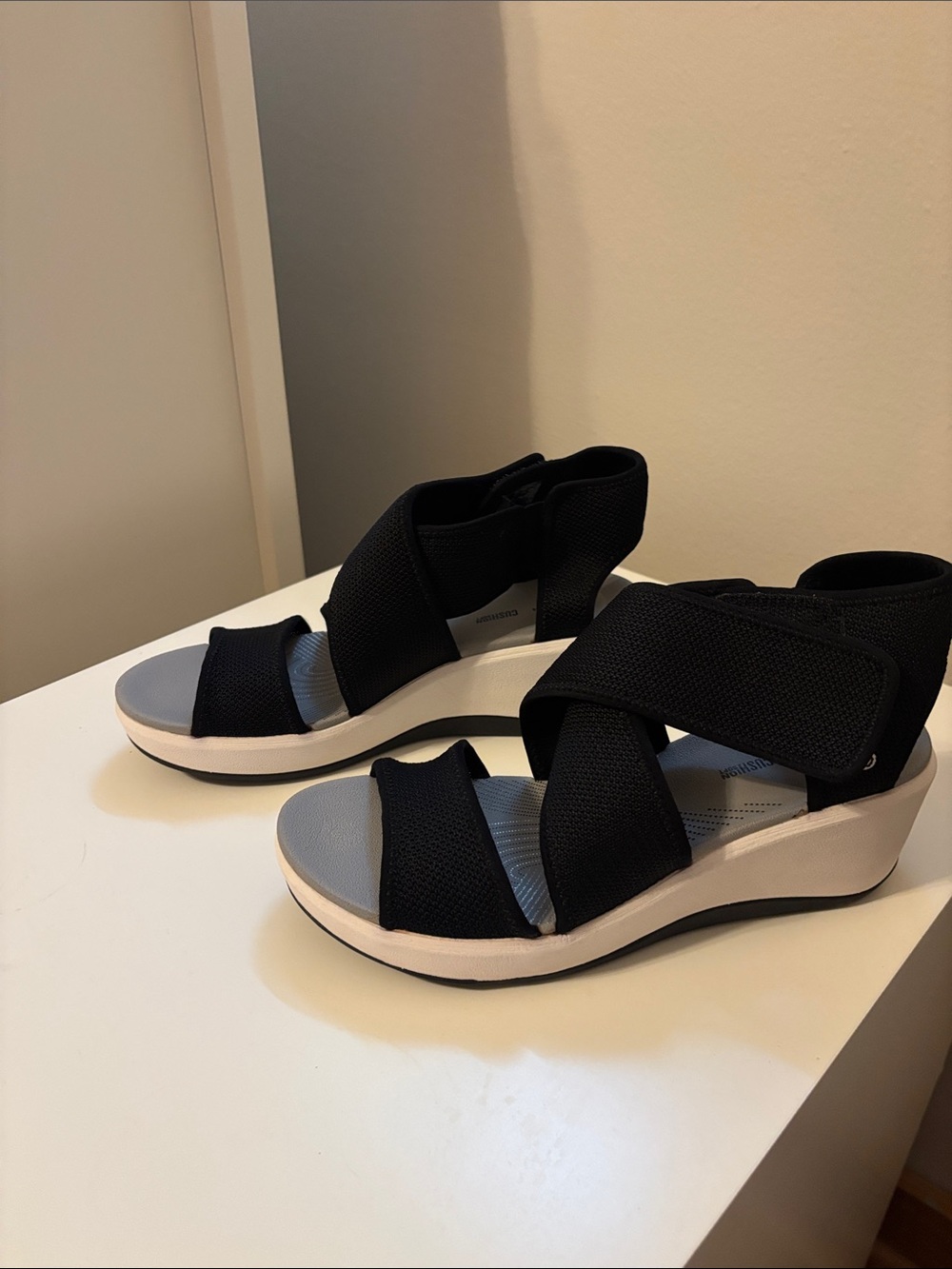 Cloudsteppers by Clarks Black Elastic Crisscross Sandals - Picture 2 of 5